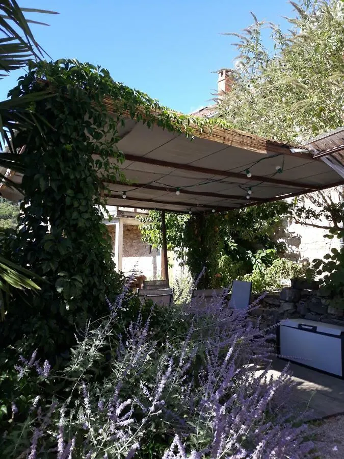 Semesterbostad Le Paillier D'Etienne. Villa La Cresse
